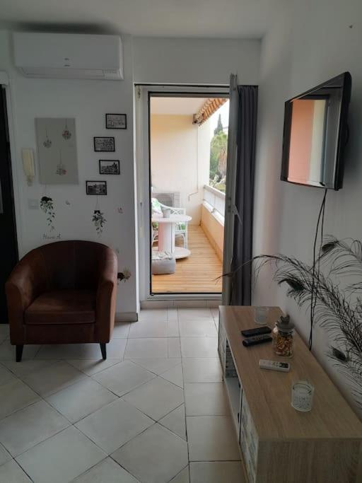 Apartment Lumineux Avec Parking Prive